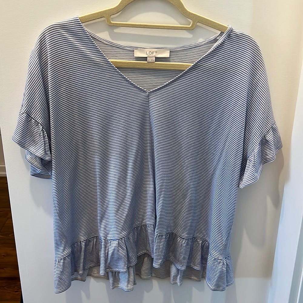 Loft oversized striped tshirt with peplum hem and ruffle sleeves. Size S.